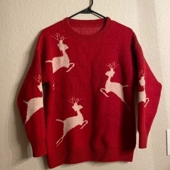 Red reindeer sweater - Picture 1 of 8